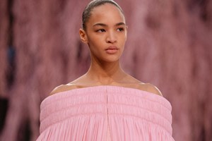 Το έξυπνο κόλπο στο μακιγιάζ για γεμάτα χείλη μετά τα 40 - εικόνα 1