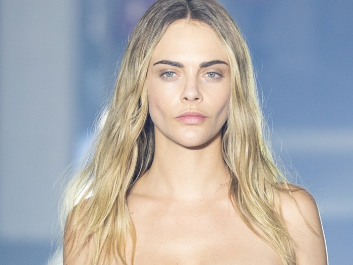 Cara Delevingne | Η ανατρεπτική αλλαγή στα μαλλιά της είναι από τις μεγαλύτερες τάσεις της σεζόν