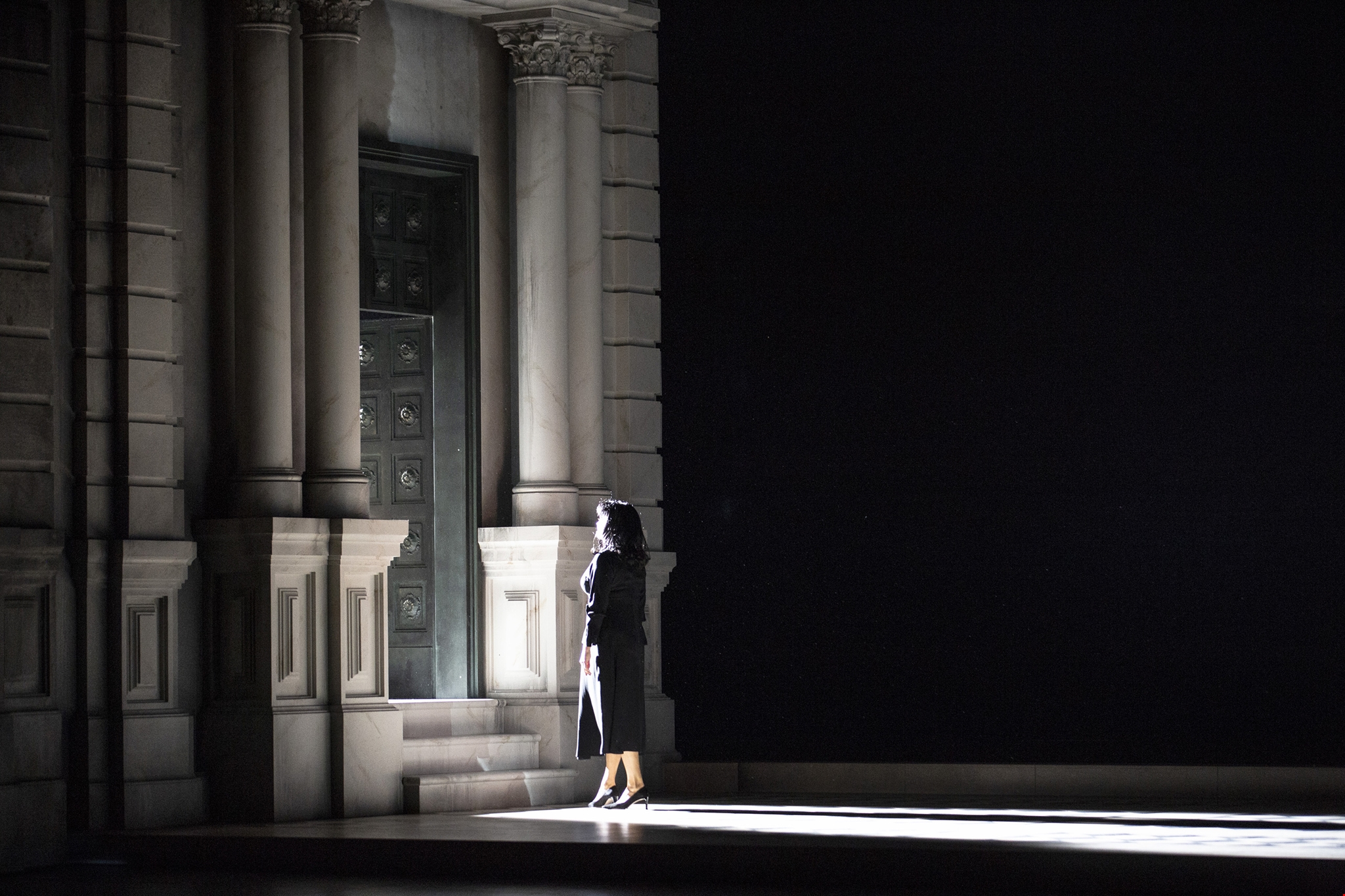 Ένα νέο πορτρέτο της Μαρίας Κάλλας τοποθετείται στο Ολύμπια Δημοτικό Μουσικό Θέατρο - εικόνα 1