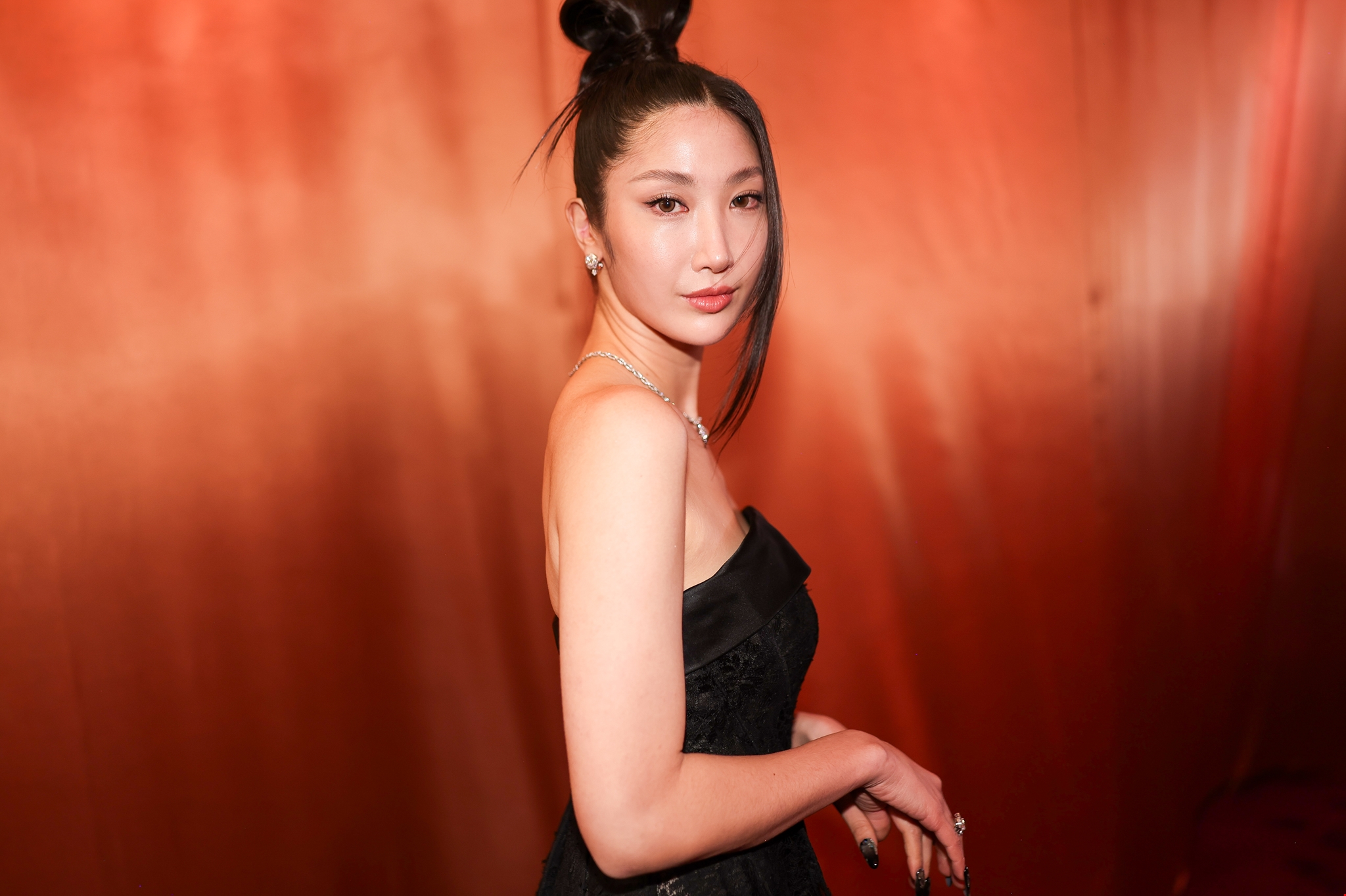 2 μανικιούρ που θα απογειώσουν τις βραδινές σου εμφανίσεις