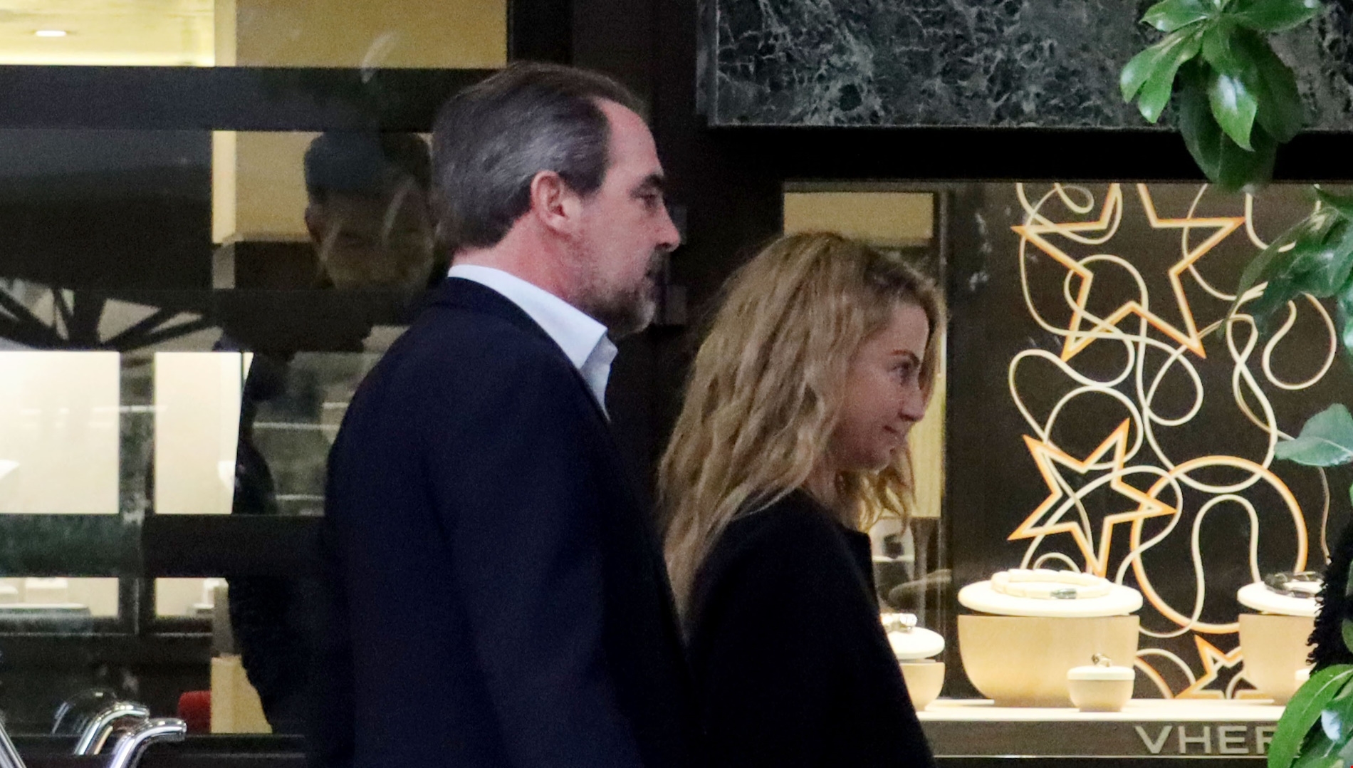 Νικόλαος Ντε Γκρες | Η έξοδος στο κέντρο της Αθήνας χωρίς τη Χρυσή Βαρδινογιάννη - εικόνα 1