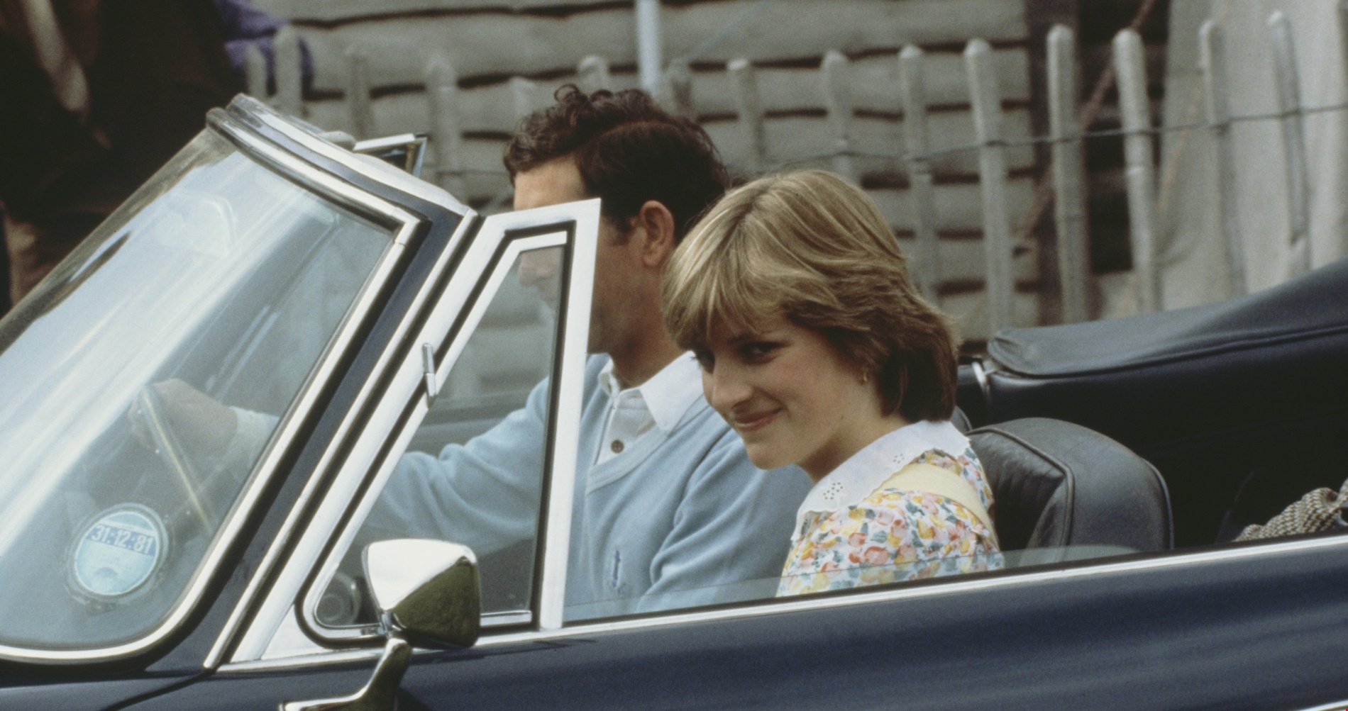 To εμβληματικό look της πριγκίπισσας Diana εμπνέει την καπιτονέ τσάντα που σαρώνει στη Zara