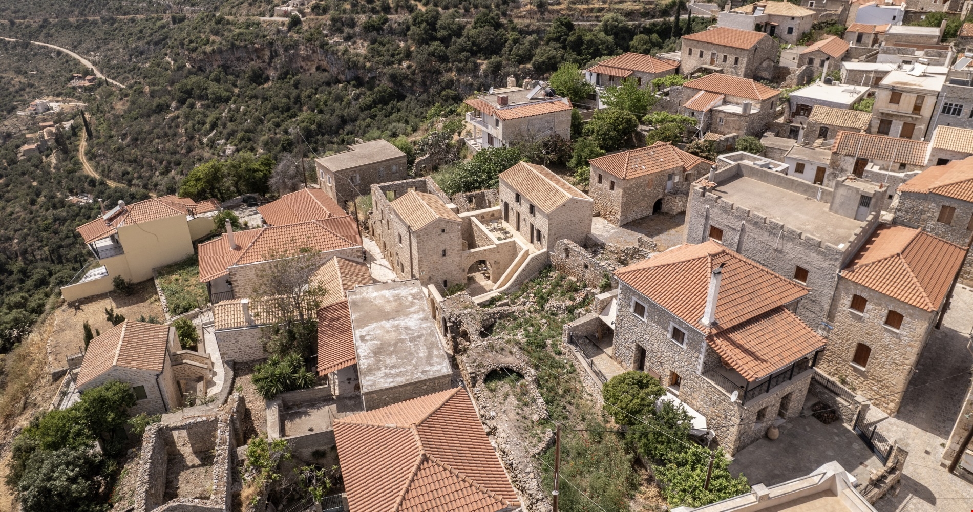 Κοντινές αποδράσεις | 4+1 διευθύνσεις με εξαιρετικό φαγητό στην Πελοπόννησο, μία ανάσα από την πόλη - εικόνα 1