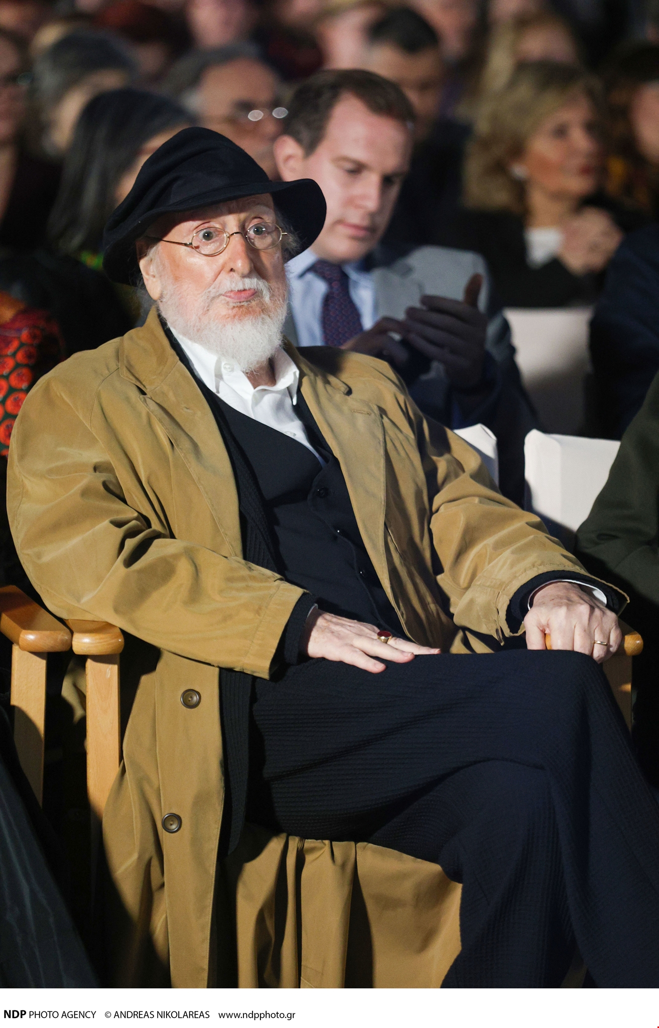 Αποκλειστικό | Διονύσης Σαββόπουλος: Τι θα συμβεί με το album επανεκτελέσεων που θα κυκλοφορούσε, τώρα που έφυγε από τη ζωή; - εικόνα 1