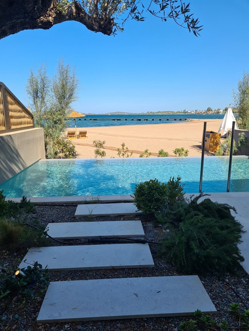 w costa navarino