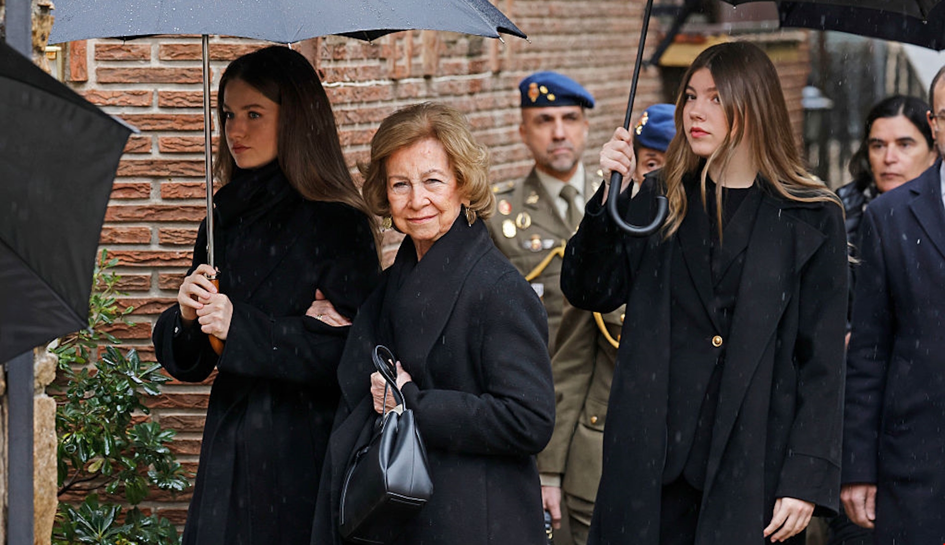 Πώς η Ιnfanta Sofia έκανε υπερήφανη τη Σοφία της Ισπανίας μετά την κηδεία της Ειρήνης στην Αθήνα