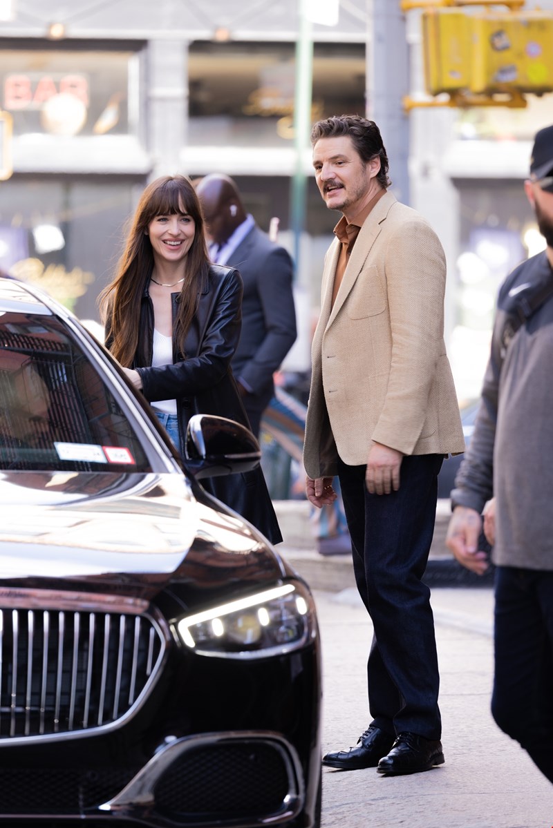 Dakota Johnson και Pedro Pascal