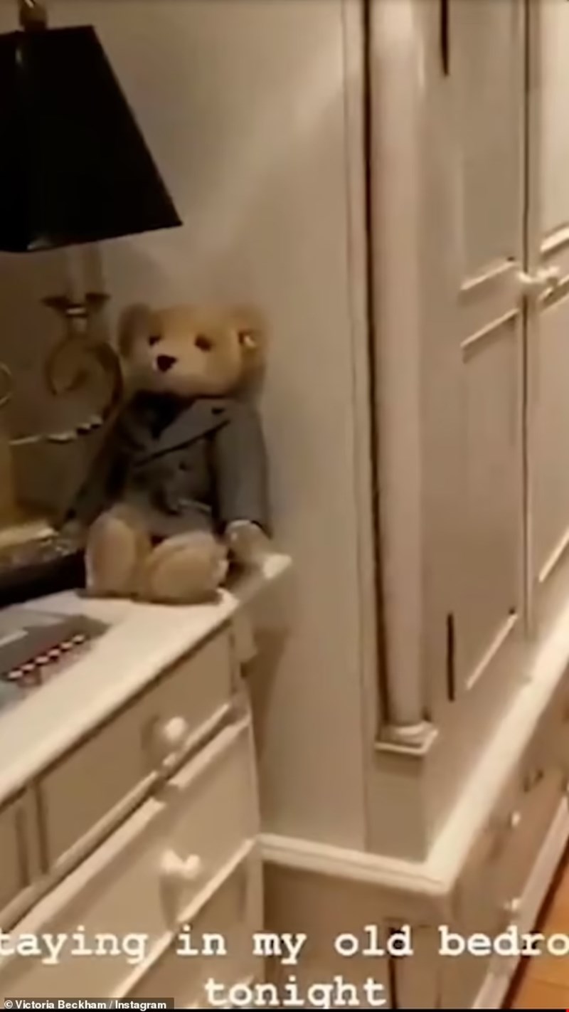 Η Victoria Beckham μας δίνει μία γεύση από το παιδικό της δωμάτιο