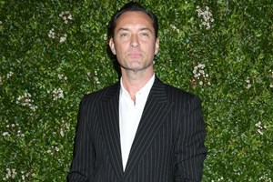 "Μοιάζει με ένα Έβερεστ που πρέπει να ανέβω" | Ο Jude Law υποδύεται τον Vladimir Putin σε μια νέα ταινία - εικόνα 1