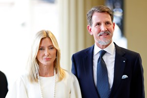 Marie Chantal | Σε privé gathering στα Hamptons με chic μποέμ φόρεμα - εικόνα 1