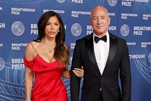 Ο Jeff Bezos αλλάζει τα σχέδια για τον γάμο στη Βενετία - εικόνα 2