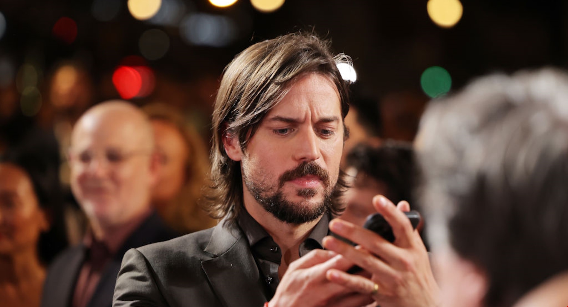 Emily in Paris | Το νέο teaser της σειράς μας κάνει να ανυπομονούμε για την πρεμιέρα - εικόνα 2