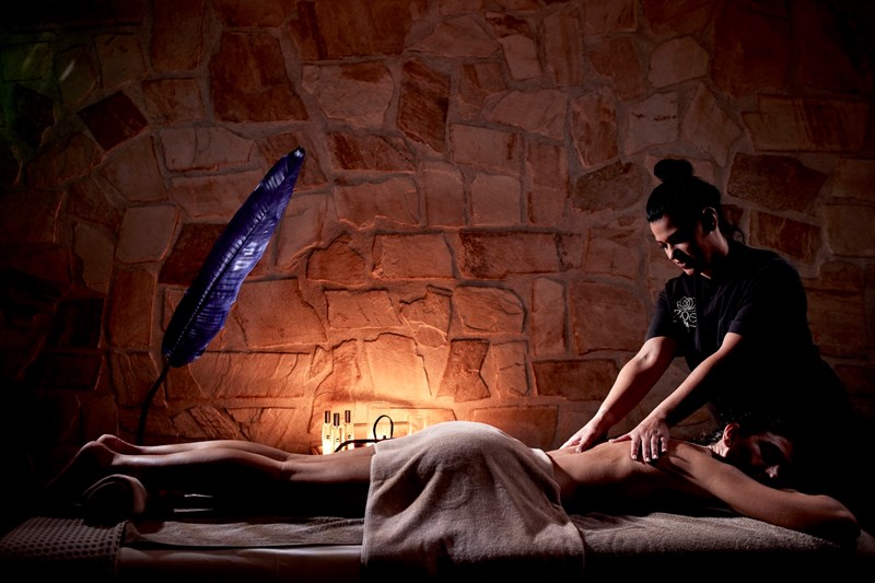 Kouros Hotel & Suites