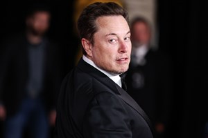 H περιουσία του Elon Musk έπεσε κατά 30 δισεκατομμύρια δολάρια εν μέσω διαμάχης με τον Donald Trump - εικόνα 1
