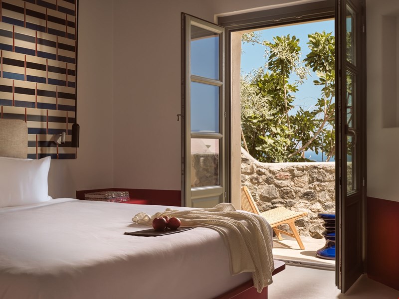 neema santorini