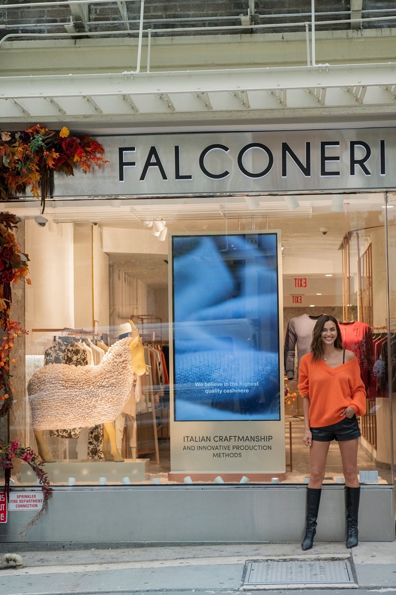 Irina Shayak Falconeri