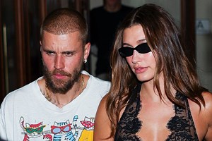 Πιο αποκαλυπτική από ποτέ | Η εμφάνιση της Hailey Bieber που θύμισε το iconic look που είχε φορέσει το 2019 - εικόνα 3