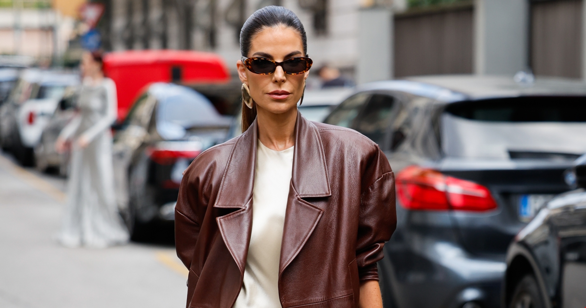 Satin Dream | Οι πιο κομψοί τρόποι για να προσθέσεις το πολυτελές ύφασμα στα festive looks σου