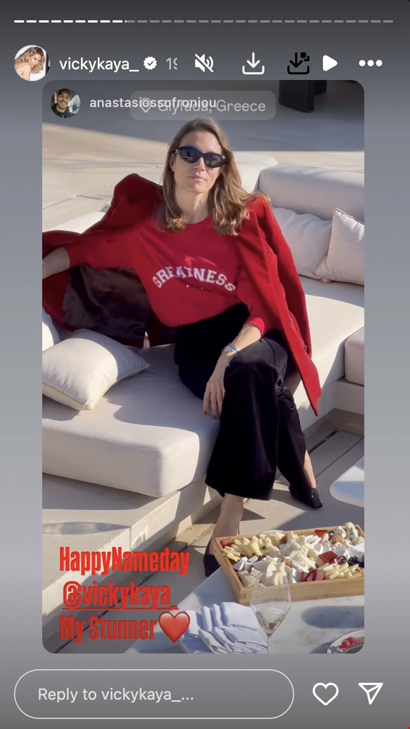 @vickykaya_