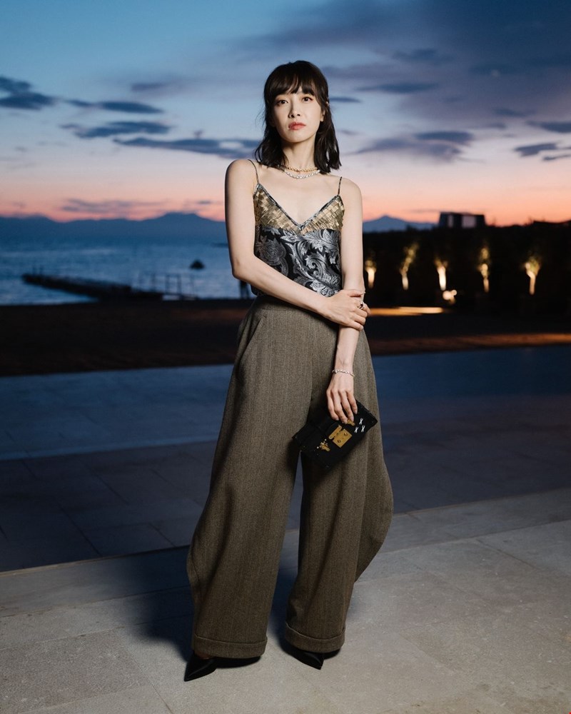 celebrities_stin_parousiasi_kosmimaton_louis_vuitton