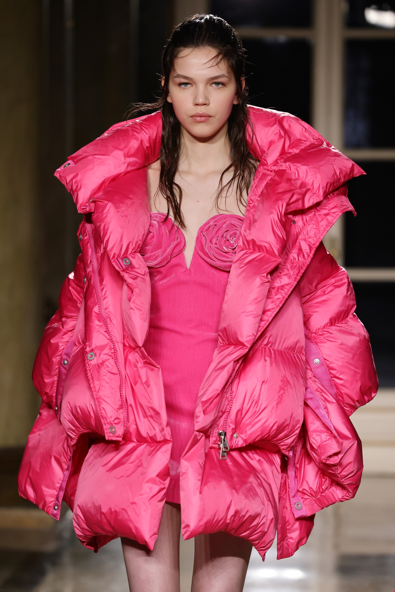 Δούκισσα Νομικού | Με την απόχρωση στο μανικιούρ που λατρεύουν όλες οι γυναίκες και κατακτά ξανά τις τάσεις - εικόνα 1