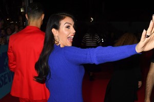 Taylor Swift | Εκθαμβωτική στον πρωτοχρονιάτικο γάμο της Este Haim στην Καλιφόρνια - εικόνα 2