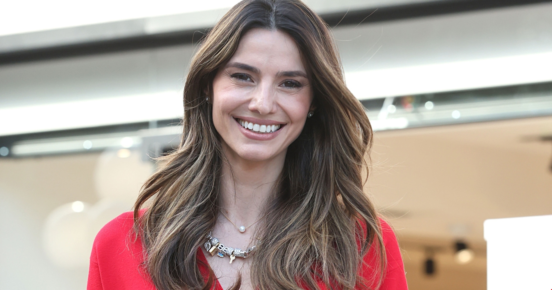 Η Ζενεβιέβ Μαζαρί υιοθέτησε τη μεγαλύτερη τάση στα φορέματα για το φθινόπωρο - εικόνα 5