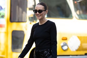 10 glam looks για να υποδεχτείς με στιλ το 2025 - εικόνα 1