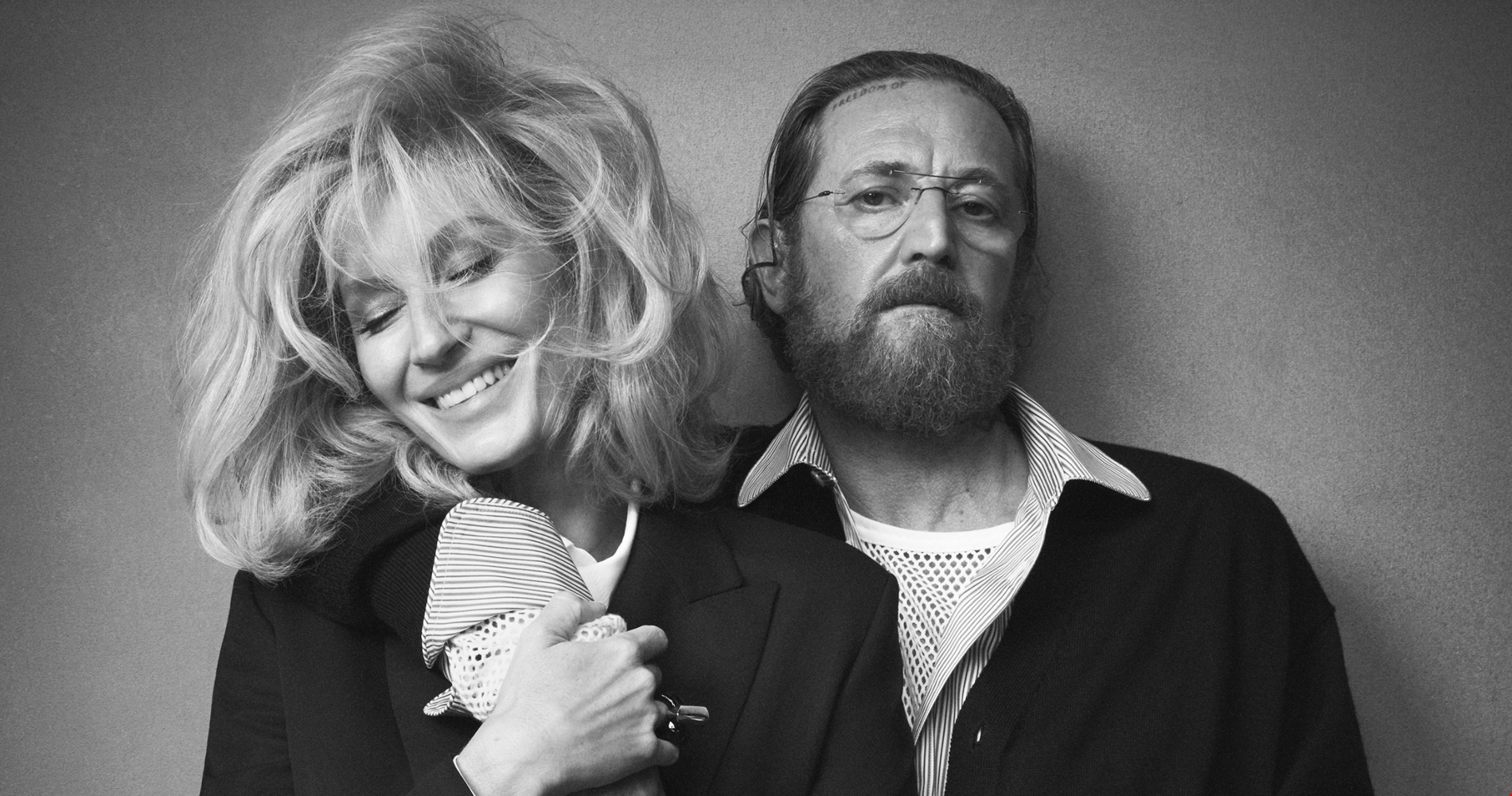 Αντιγόνη Κουλουκάκου | Το φθινοπωρινό look με mini φούστα και τις must have μπότες τις σεζόν - εικόνα 1