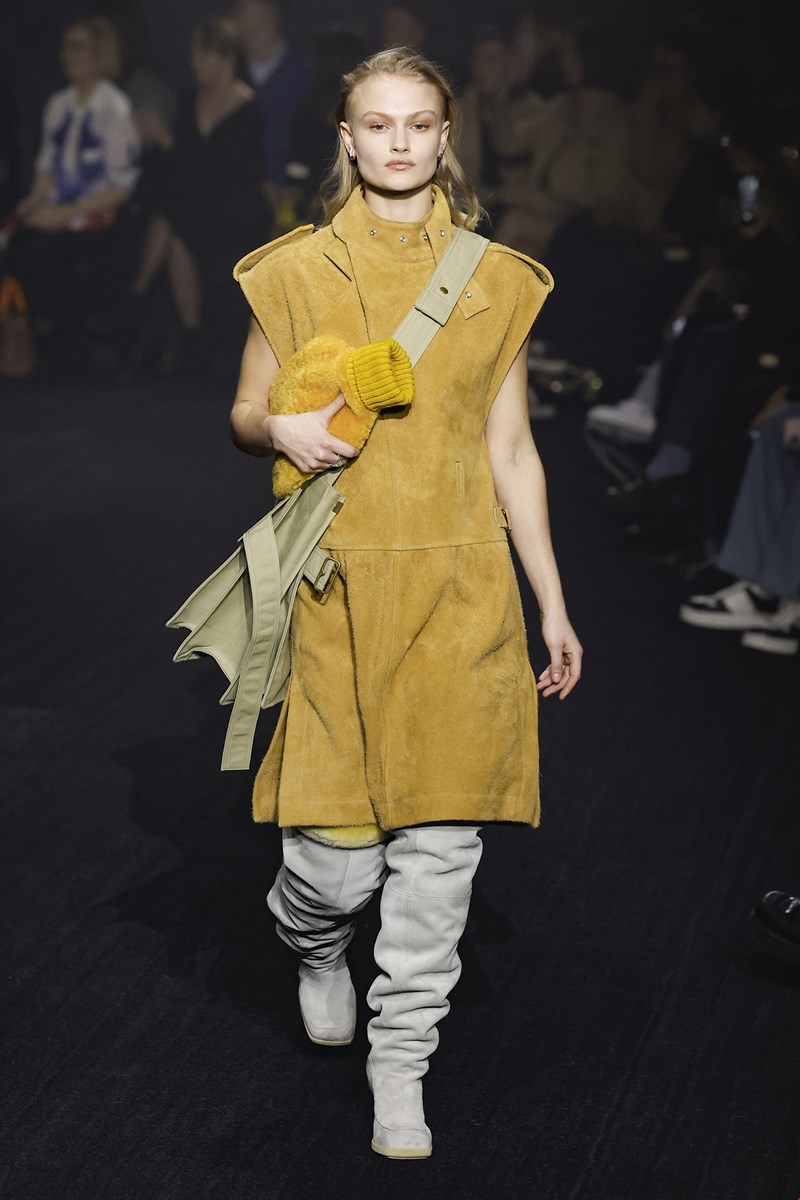 shoe teends over the knee boots
