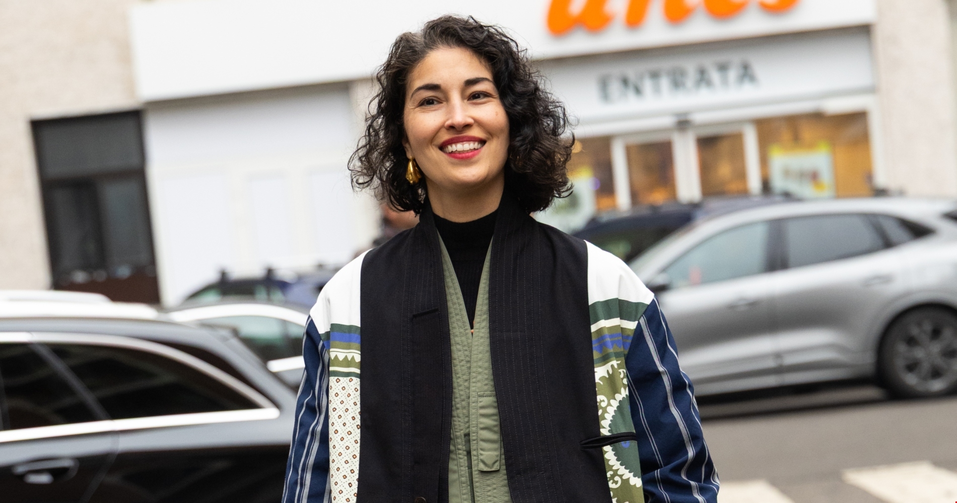 Το τζάκετ από τη Massimo Dutti που αξίζει να αγοράσεις για την άνοιξη όσο είναι σε έκπτωση