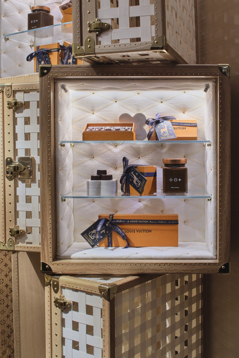 LOUIS VUITTON