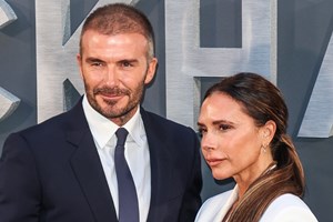 Victoria Beckham | Η μικρή αδελφή της, Louise είναι κλώνος της - εικόνα 3