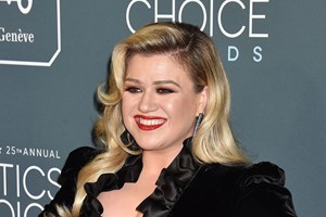 Kelly Clarkson | O 8χρονος γιος της ενθουσίασε με τη φωνή του ερμηνεύοντας Frank Sinatra - εικόνα 1