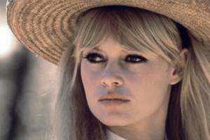 Sillage | Τα "στρατηγικά" σημεία για να φορέσεις σωστά το άρωμά σου στο ρεβεγιόν - εικόνα 1