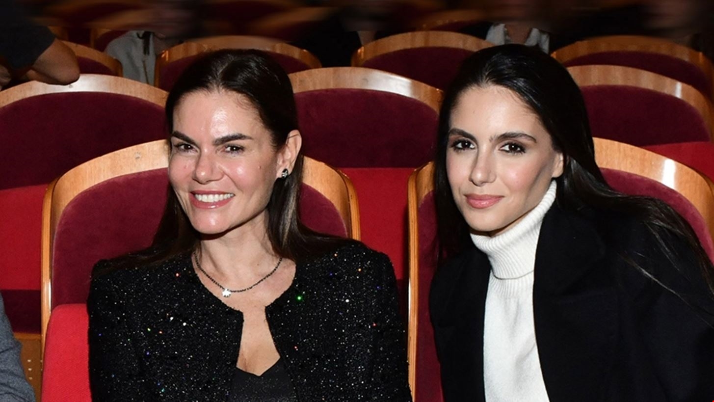 Μιράντα Πατέρα | Το festive μανικιούρ της εκπέμπει διαχρονική πολυτέλεια