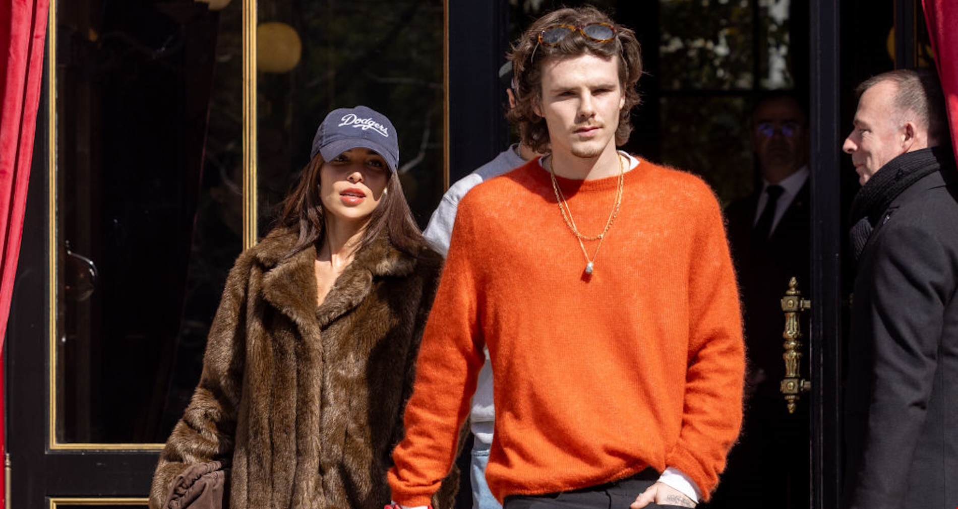 Cruz Beckham & Jackie Apostel | Γιατί η σχέση τους έχει προκαλέσει κύμα κριτικής στα social media