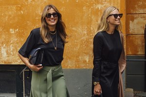 Το λευκό tweed κοστούμι και το γκρι σύνολο | Όλα τα looks που φόρεσε η Όλγα Κεφαλογιάννη στο Παρίσι - εικόνα 1