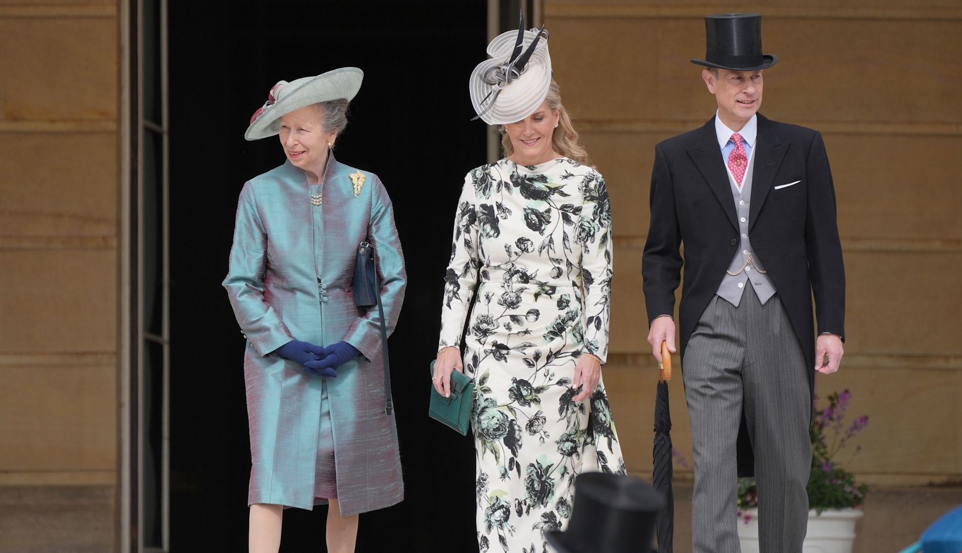 Πριγκίπισσα Άννα | Η εμφάνιση που συζητήθηκε στο πρώτο garden party της σεζόν στο Buckingham