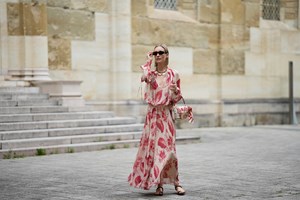 Peach Perfect | Αυτό το δροσερό mist σώματος και μαλλιών έχει νότες ροδάκινου και κοστίζει μόλις 30 ευρώ - εικόνα 1