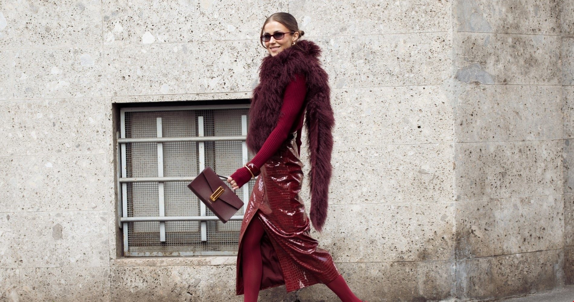 Η Μαρέβα Μητσοτάκη με γκρι σύνολο και καφέ suede παπούτσια στη Νέα Υόρκη - εικόνα 3