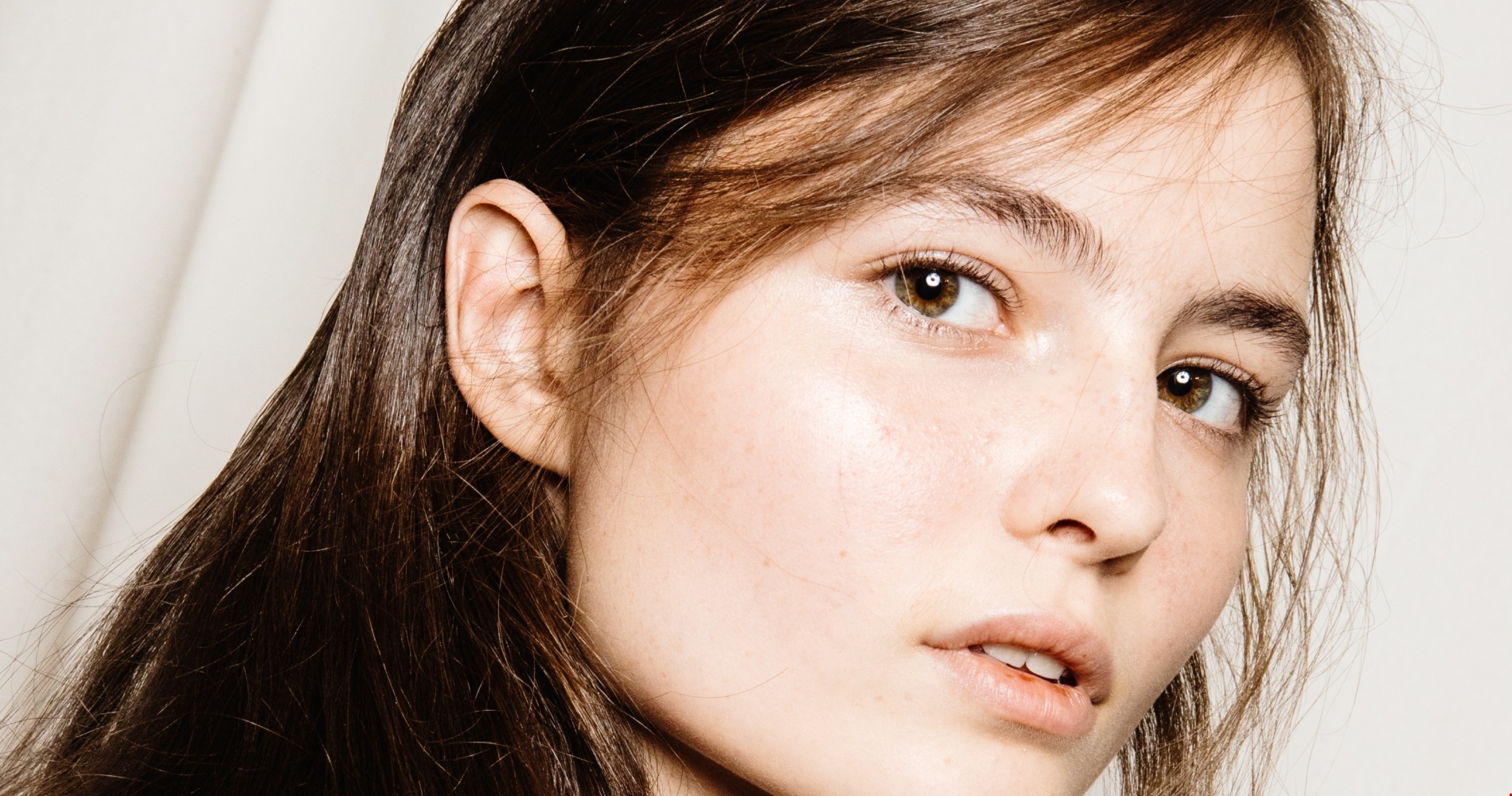 5 κινήσεις για να αποφύγεις στο festive μακιγιάζ ώστε να μην τονίσεις τις ρυτίδες σου