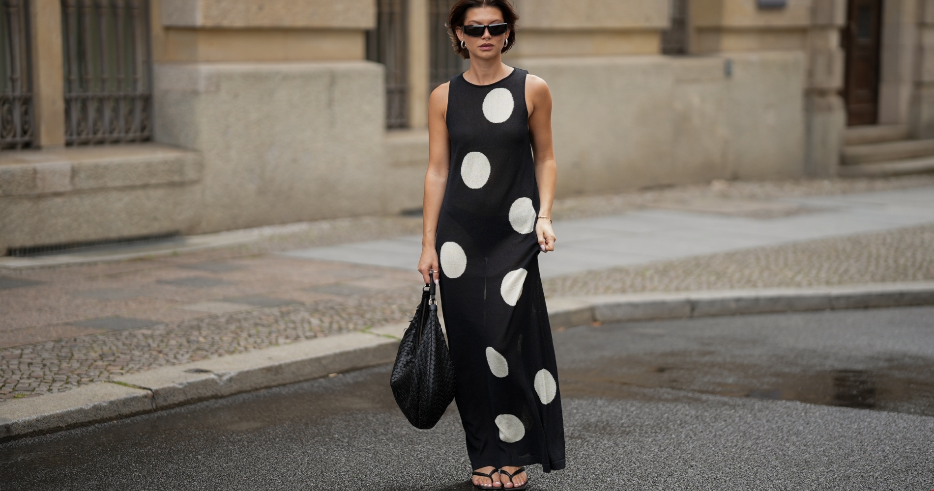 Τα καφέ jeans από τη Mango που θα φορέσεις περισσότερο αυτό το φθινόπωρο - εικόνα 1