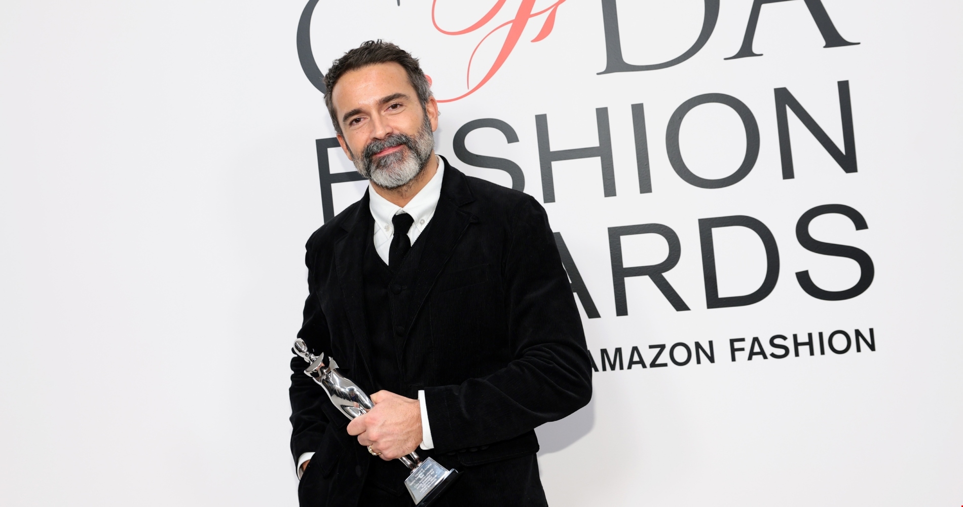 Όταν η μόδα μεταμορφώνει την καθημερινότητα σε ταξίδι | Η SS26 συλλογή του Michael Kors - εικόνα 29