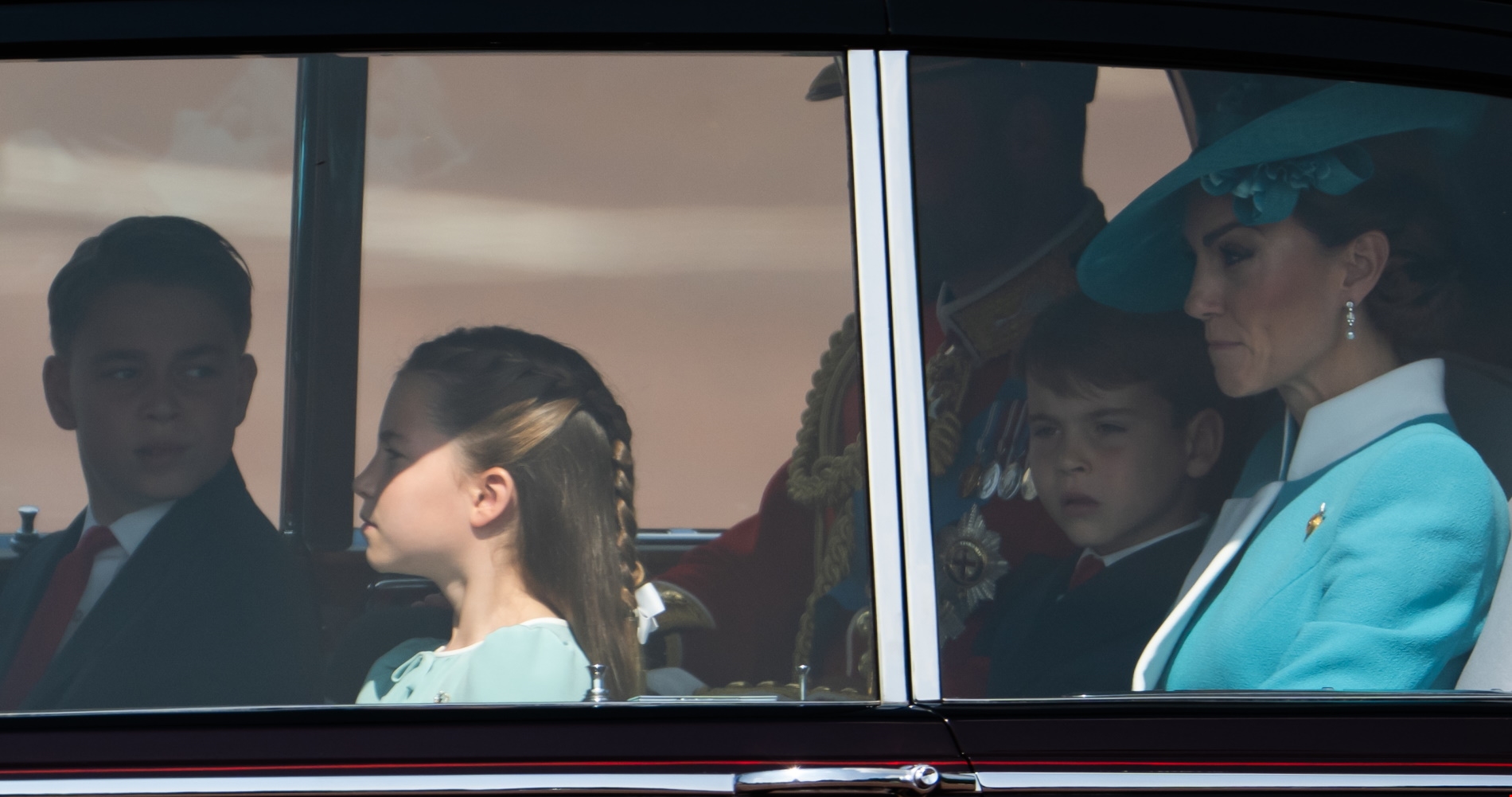 Τrooping the Colour 2025 | Η εμφάνιση της Kate Middleton θυμίζει έντονα την πριγκίπισσα Diana