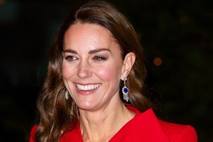 Hailey Bieber | Η μεγάλη αλλαγή στα μαλλιά της λίγο πριν τα Χριστούγεννα - εικόνα 1