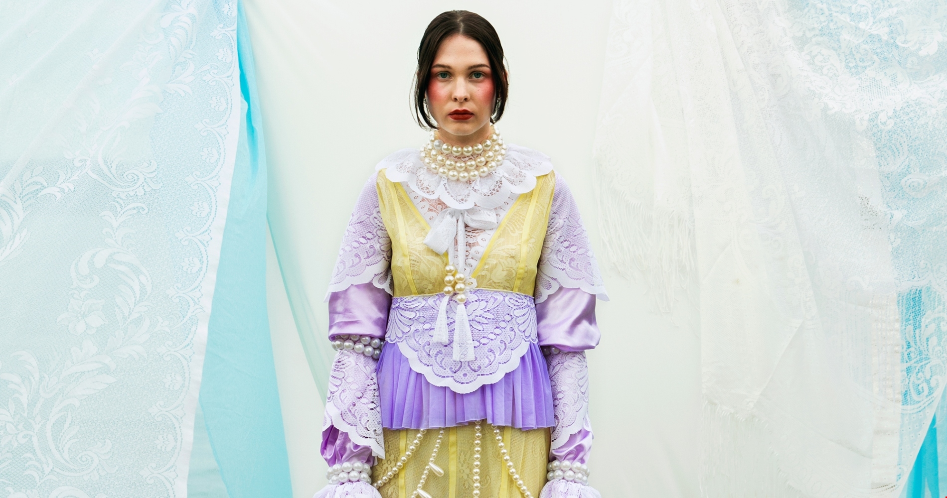 Η Τόνια Σωτηροπούλου με τη φούστα που δεν είναι ποτέ out of fashion - εικόνα 3