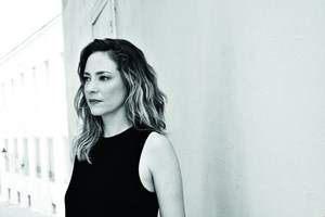 Συνέντευξη | Η Έλλη Μερκούρη σκηνοθετεί κωφούς και ακούοντες ηθοποιούς στην παράσταση Κατάσταση Πολιορκίας - εικόνα 5