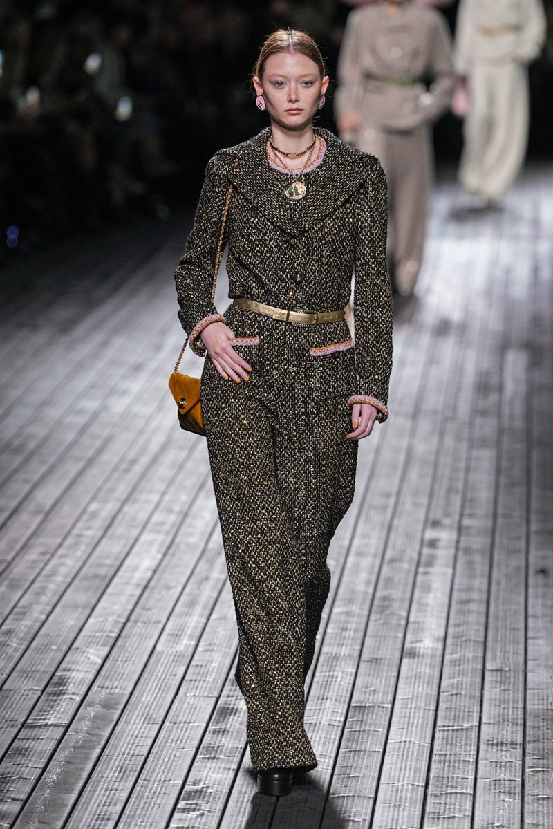 Chanel F24