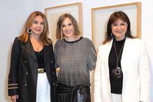 Αγάπη Πολίτη | Εντυπωσιακή σε εγκαίνια χώρου πολιτισμού στα νότια προάστια με την Όλγα Κεφαλογιάννη - εικόνα 1